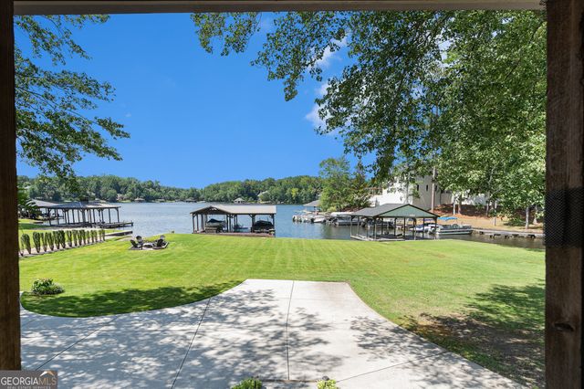 2484 Emerald Drive, Jonesboro, GA 30236