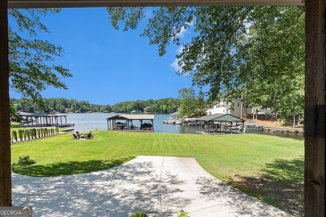 2484 Emerald Drive, Jonesboro, GA 30236