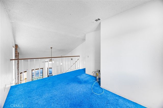 14001 Hillcrest, Fontana, CA 92337