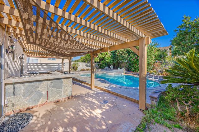 14001 Hillcrest, Fontana, CA 92337