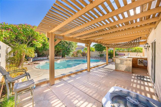 14001 Hillcrest, Fontana, CA 92337