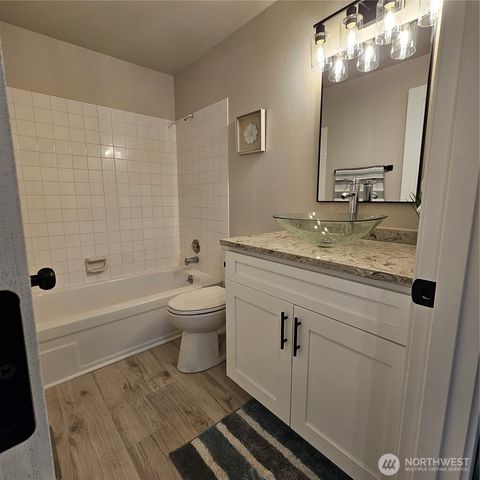 3827 Roosevelt Street NE, Bremerton, WA 98311