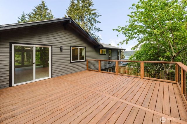 3827 Roosevelt Street NE, Bremerton, WA 98311