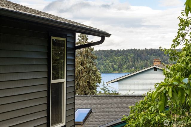3827 Roosevelt Street NE, Bremerton, WA 98311