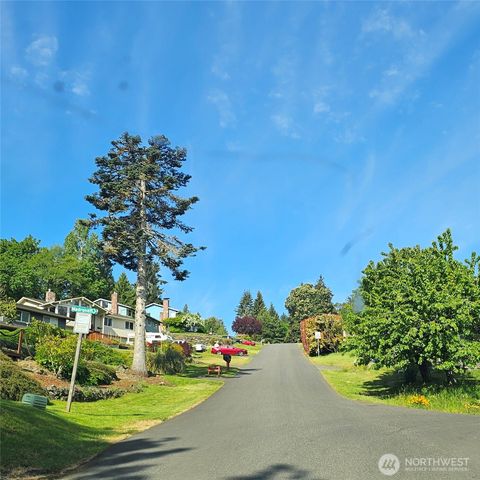 3827 Roosevelt Street NE, Bremerton, WA 98311