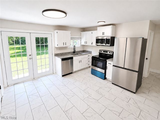 931 Crestline Drive, Akron, OH 44312