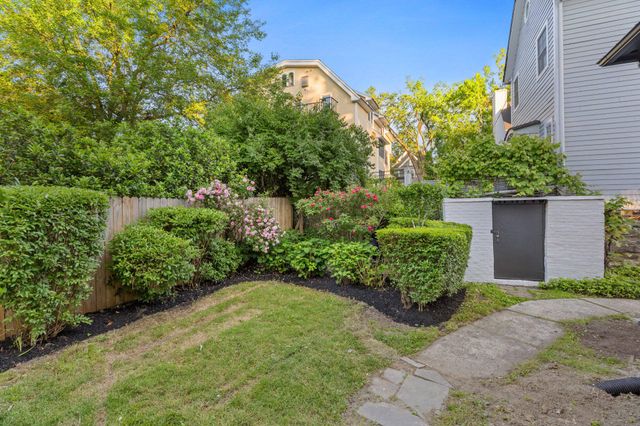 3 WILLOW ST, Princeton, NJ 08542