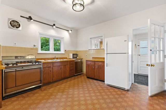 3 WILLOW ST, Princeton, NJ 08542