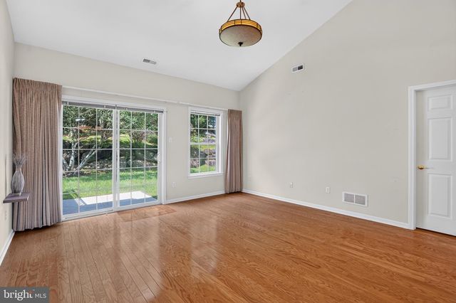 45 DRESNER CIR, Upper Chichester, PA 19061