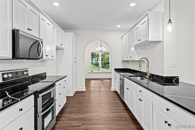 4062 Lake Killarney Rd, Gum Spring, VA 23065
