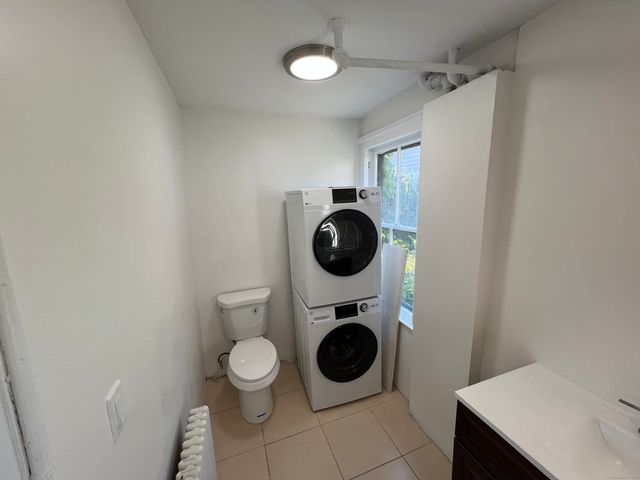 131 Montowese Street B, Branford, CT 06405