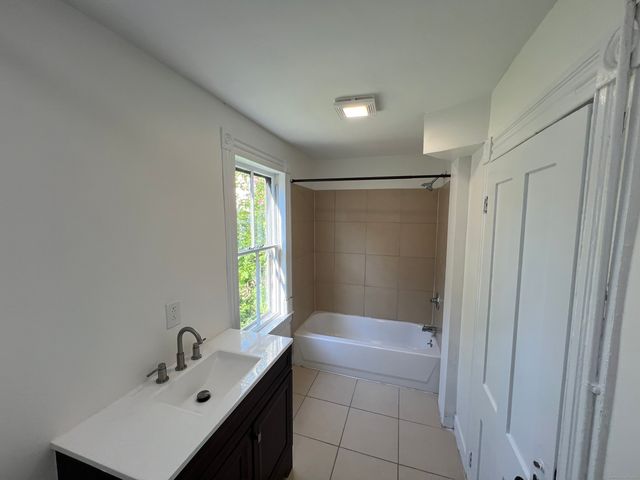 131 Montowese Street B, Branford, CT 06405