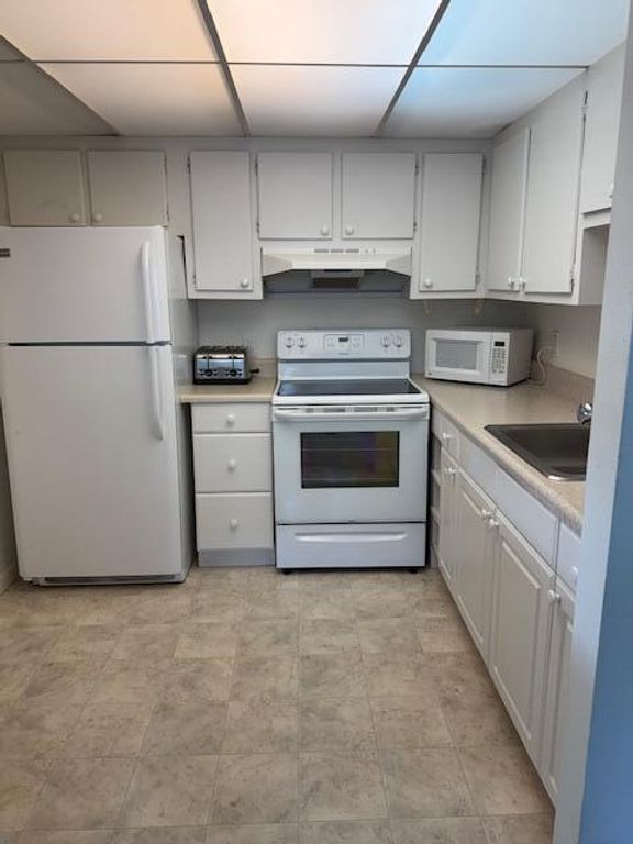 Image 8 of property listing at 447 Brittany J 447, Delray Beach, FL 33446