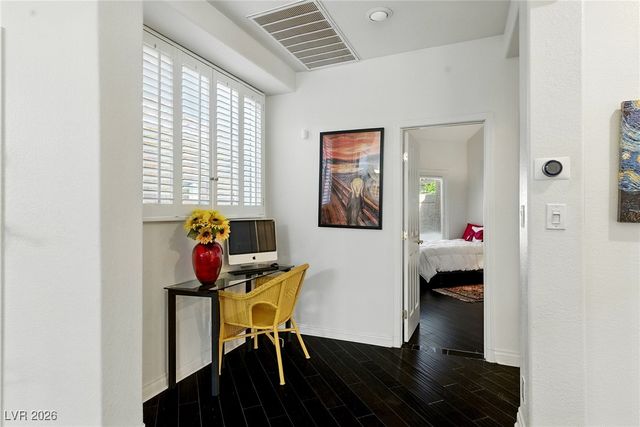 7988 Harbour Towne Avenue, Las Vegas, NV 89113