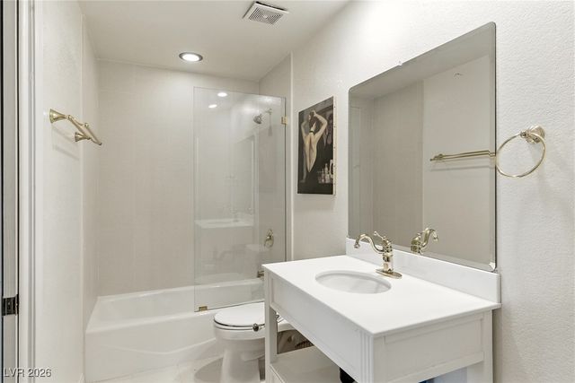 7988 Harbour Towne Avenue, Las Vegas, NV 89113