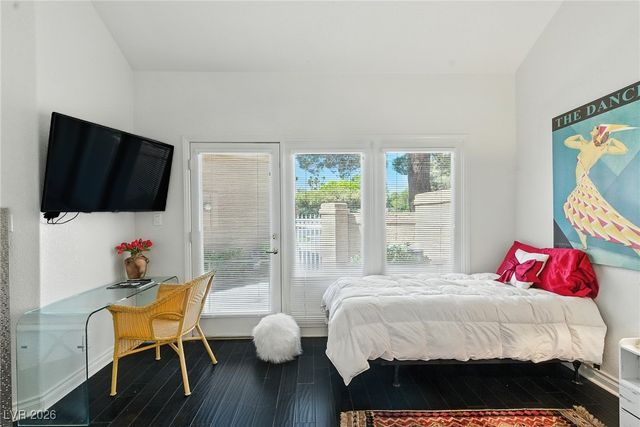 7988 Harbour Towne Avenue, Las Vegas, NV 89113