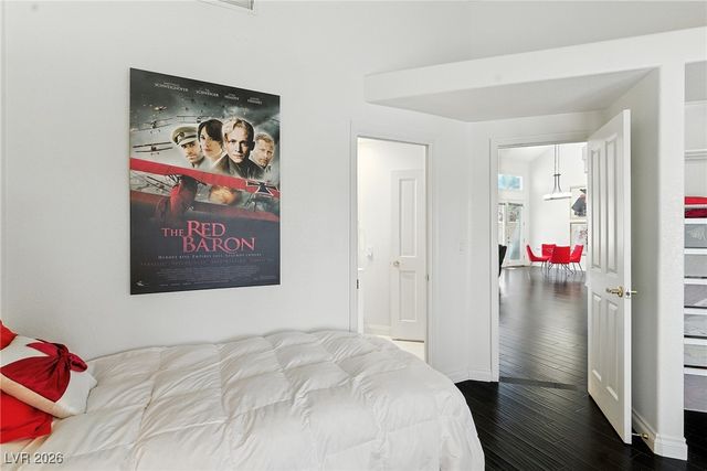 7988 Harbour Towne Avenue, Las Vegas, NV 89113