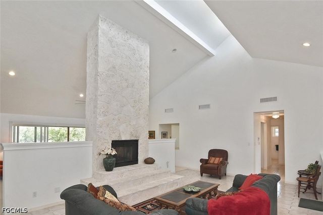 7226 Hendry Creek DR, Fort Myers, FL 33908