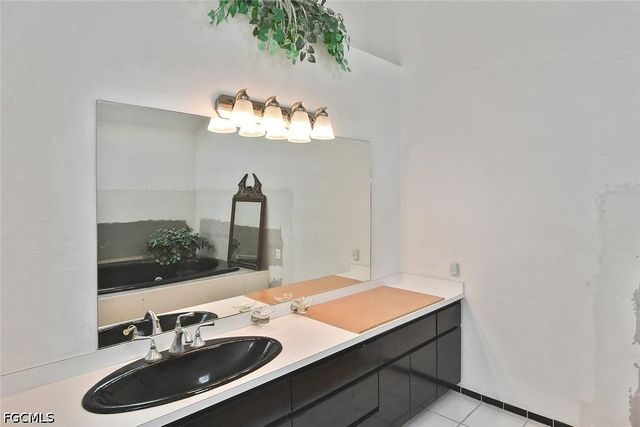 7226 Hendry Creek DR, Fort Myers, FL 33908