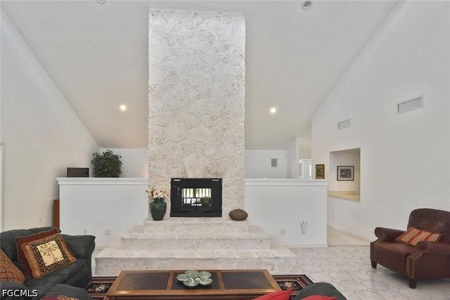 7226 Hendry Creek DR, Fort Myers, FL 33908