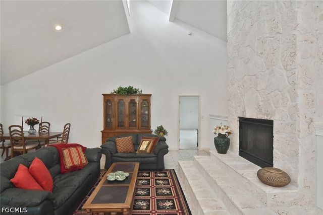7226 Hendry Creek DR, Fort Myers, FL 33908