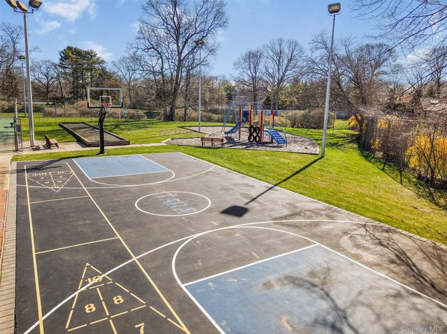 85 Rhett Court, Commack, NY 11725