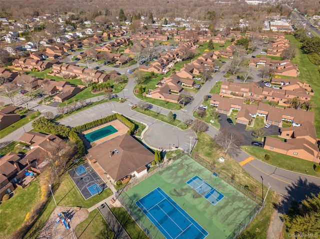 85 Rhett Court, Commack, NY 11725