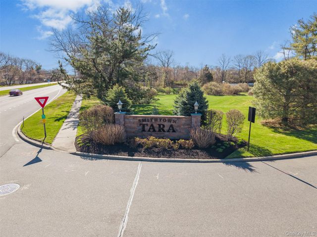 85 Rhett Court, Commack, NY 11725