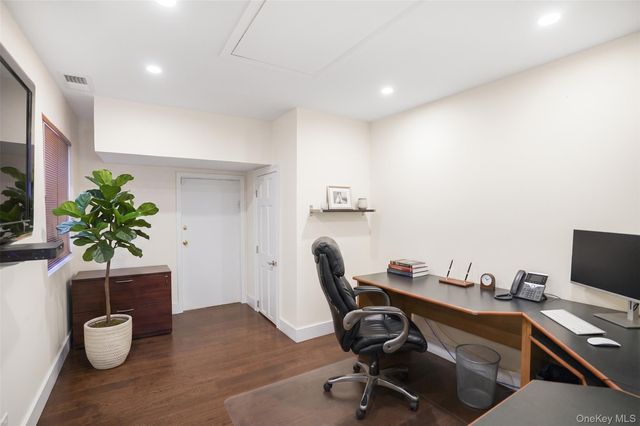 85 Rhett Court, Commack, NY 11725