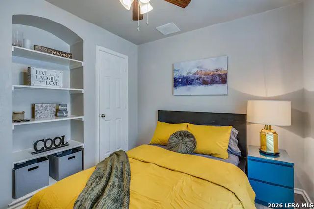 627 Claude W Black, San Antonio, TX 78203