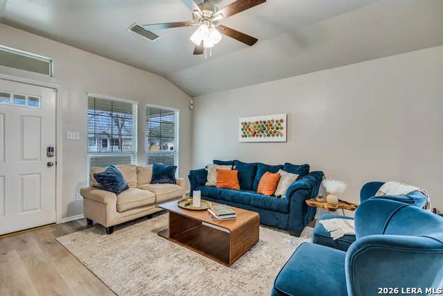 627 Claude W Black, San Antonio, TX 78203