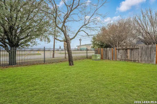 627 Claude W Black, San Antonio, TX 78203