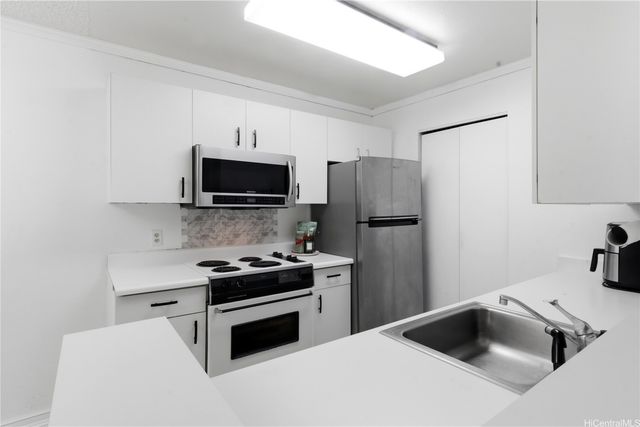 94-205 Lumiaina Place G202, Waipahu, HI 96797