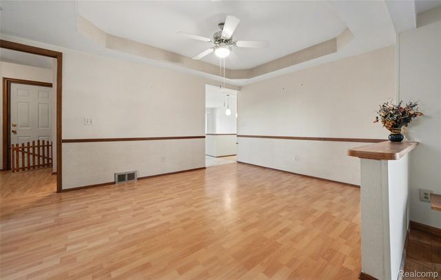 30802 Dell Lane, Warren, MI 48092