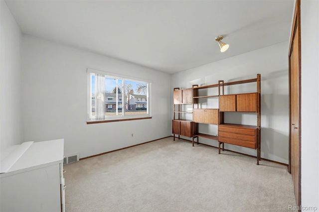 30802 Dell Lane, Warren, MI 48092