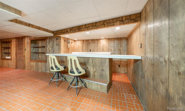 30802 Dell Lane, Warren, MI 48092