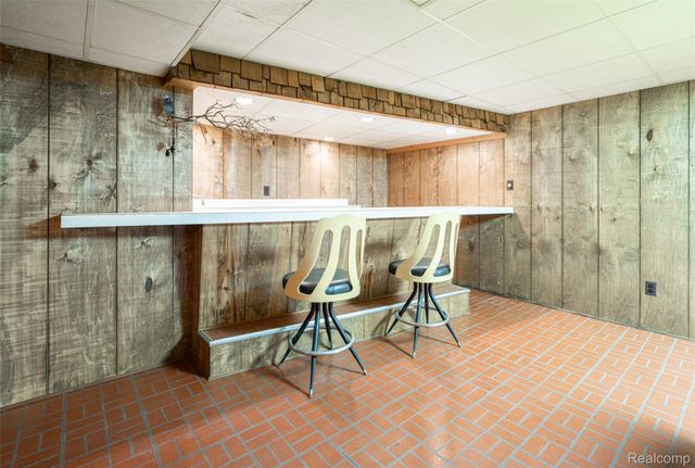 30802 Dell Lane, Warren, MI 48092