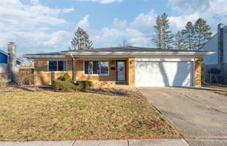 30802 Dell Lane, Warren, MI 48092