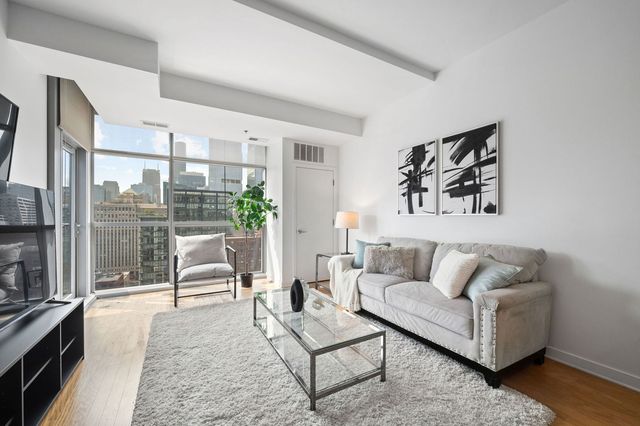 303 W OHIO Street 2504, Chicago, IL 60654