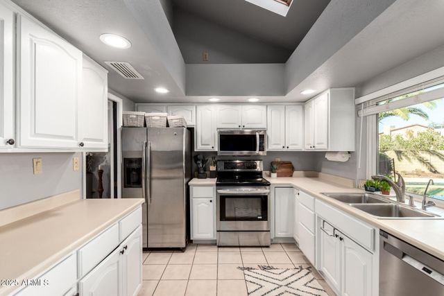 2739 S EMERSON Circle, Mesa, AZ 85210