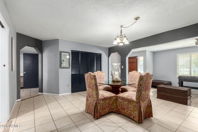 2739 S EMERSON Circle, Mesa, AZ 85210