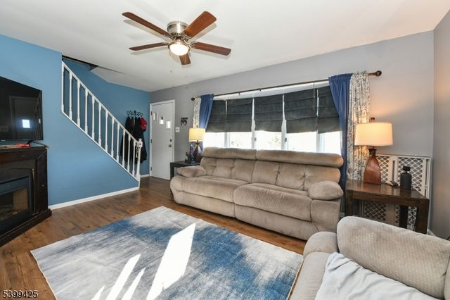 2 Lincoln Pl, Moonachie Boro, NJ 07074