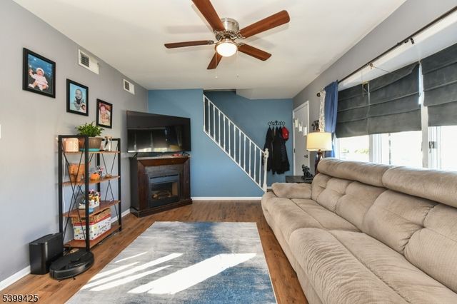 2 Lincoln Pl, Moonachie Boro, NJ 07074