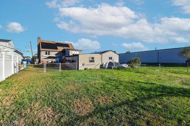 2 Lincoln Pl, Moonachie Boro, NJ 07074