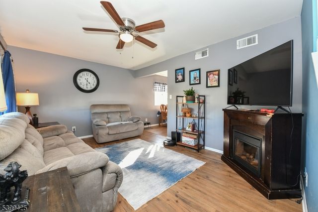 2 Lincoln Pl, Moonachie Boro, NJ 07074