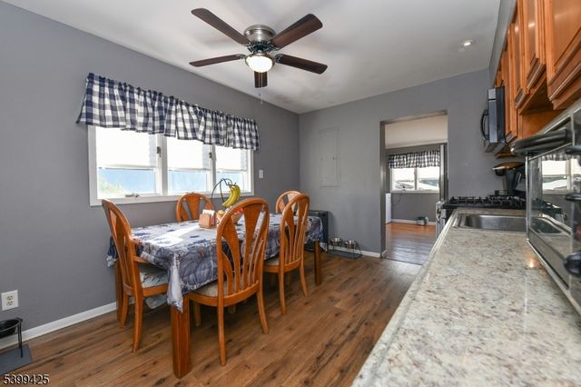 2 Lincoln Pl, Moonachie Boro, NJ 07074