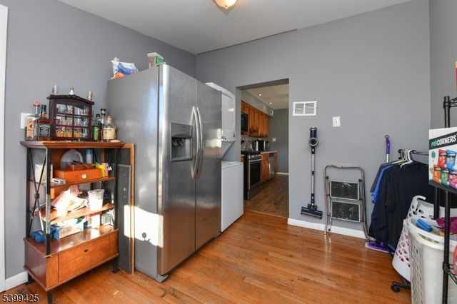 2 Lincoln Pl, Moonachie Boro, NJ 07074