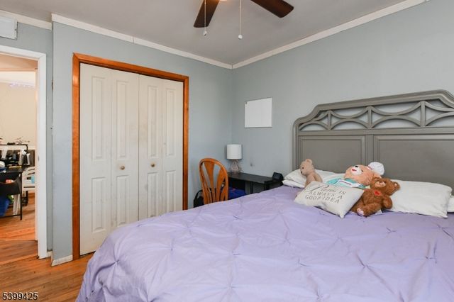 2 Lincoln Pl, Moonachie Boro, NJ 07074