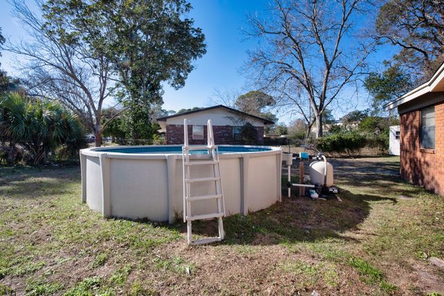 235 SW Deluna Road, Fort Walton Beach, FL 32548