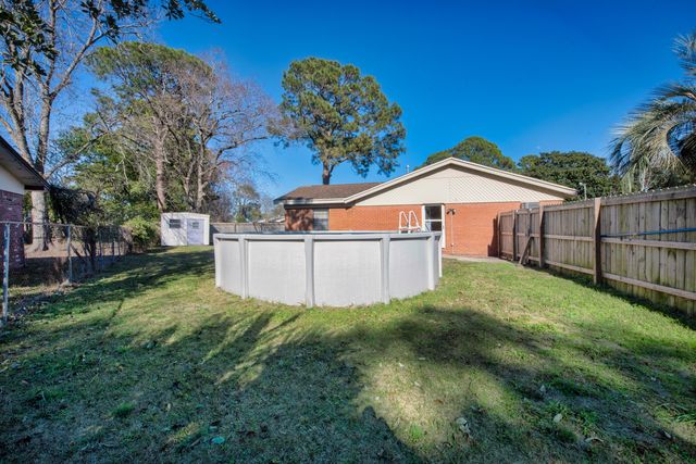 235 SW Deluna Road, Fort Walton Beach, FL 32548